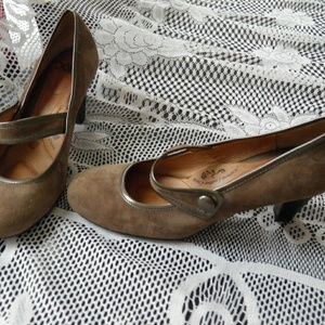 Sofft Olive Heels Size 10